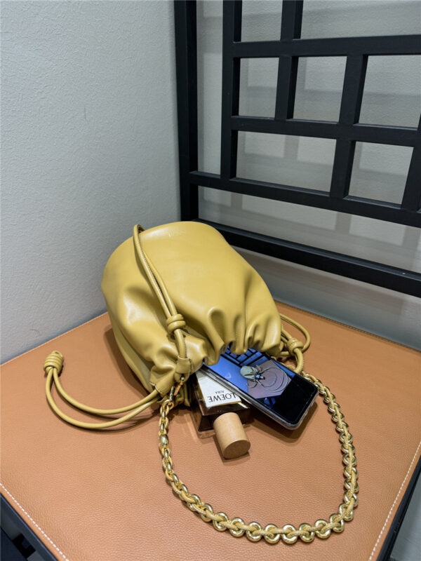 Loewe Flamenco Leather Shoulder Bag - Image 7