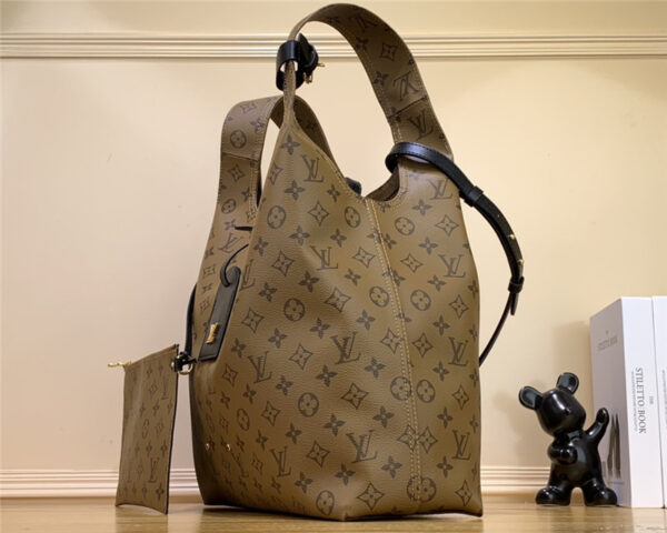 Louis Vuitton LV unveils the new Atlantis bag - Image 2