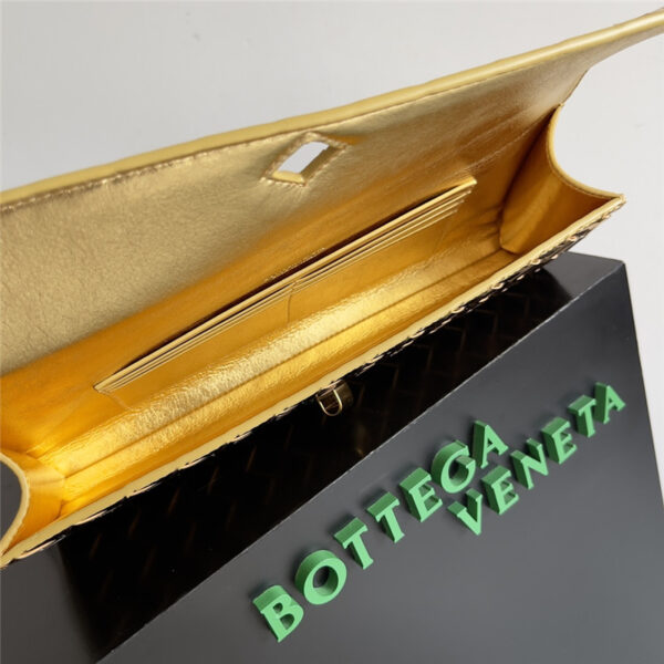 bottega veneta andiamo clutch - Image 6