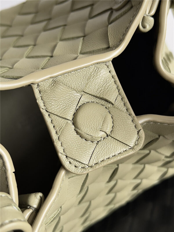 Bottega Veneta Small Andiamo Parachute Bag in Green - Image 6