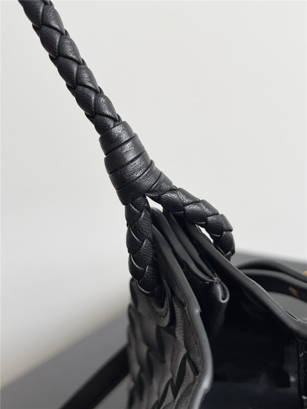 Bottega Veneta Small Andiamo Parachute Bag in Black - Image 3