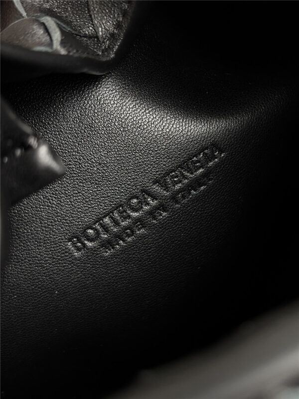 Bottega Veneta Small Andiamo Parachute Bag in Black - Image 8
