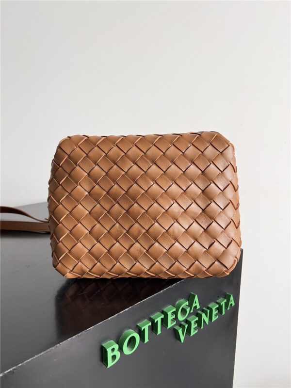 Bottega Veneta Small Andiamo Parachute Bag in Apricot - Image 4