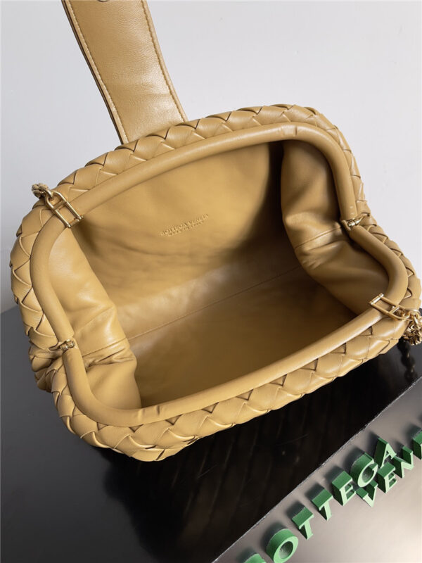 bottega veneta lauren clutch - Image 6