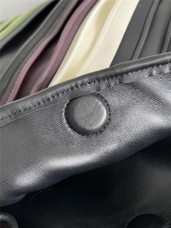 Bottega Veneta Hop Large Leather Tote Bag - Image 2