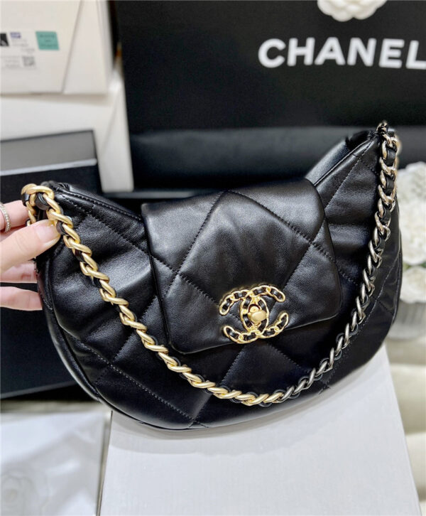 CC logo 19 bag hobo bag - Image 7
