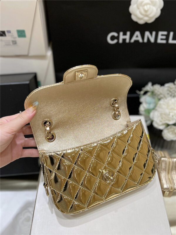 CC CF gold patent leather flap bag - Image 2