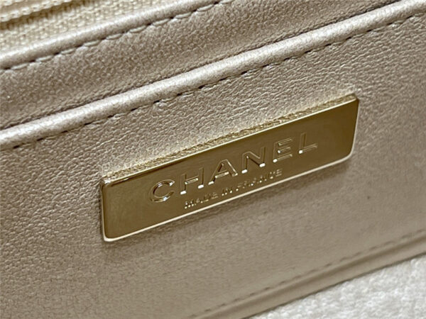 CC CF gold patent leather flap bag - Image 5