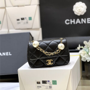 CC Logo Pearl Chain Bag Small