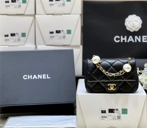 CC Logo Pearl Chain Bag Small - Image 8