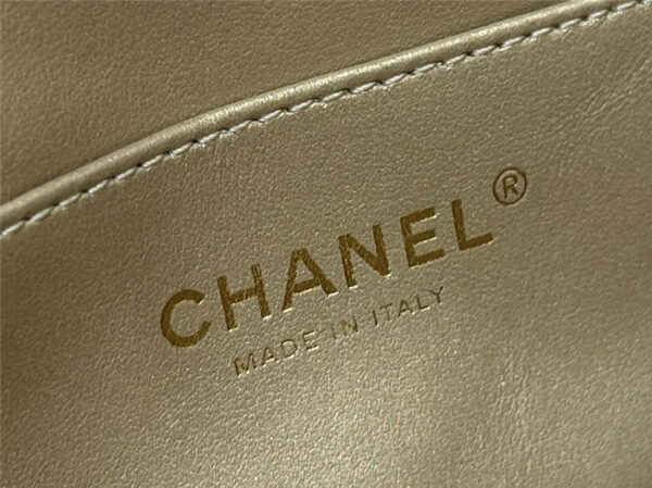 CC Logo Pearl Chain Bag - Image 5