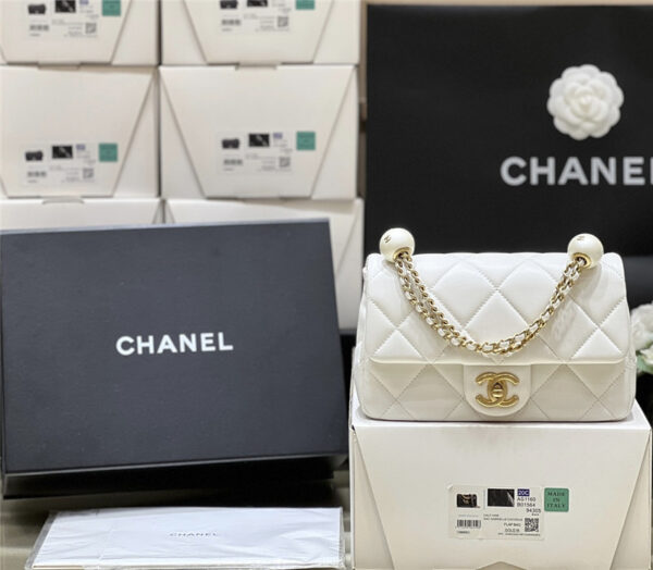 CC Logo Pearl Chain Bag - Image 2