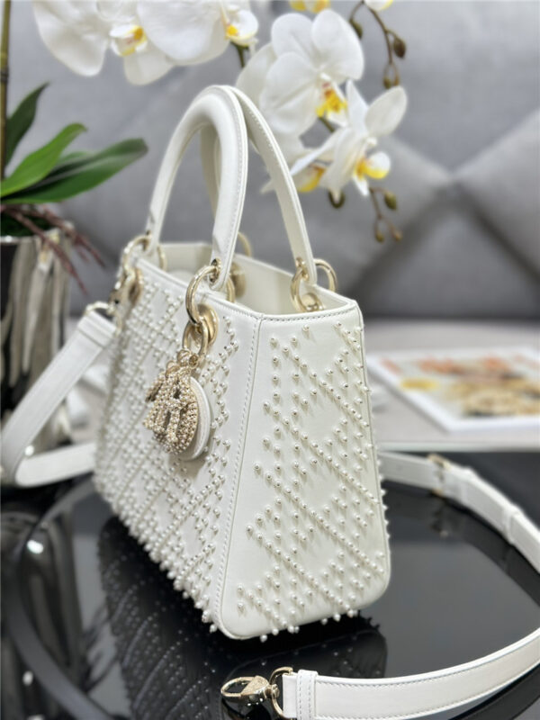 Lady Dior five-frame embroidered white pearl bag - Image 4