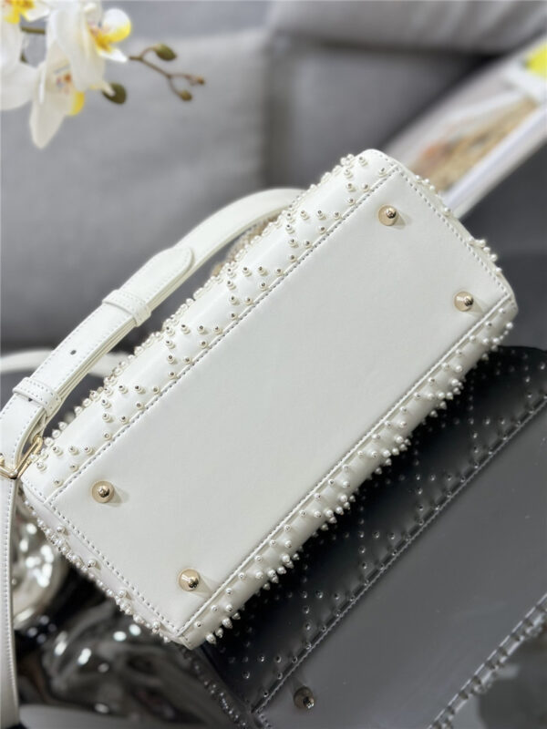 Lady Dior five-frame embroidered white pearl bag - Image 7