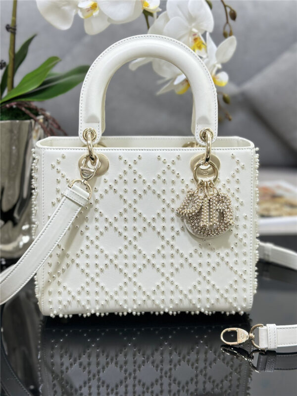 Lady Dior five-frame embroidered white pearl bag - Image 8