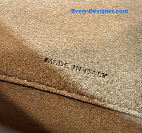 Fendi Women’s Pink C’mon Small Bag - Image 3