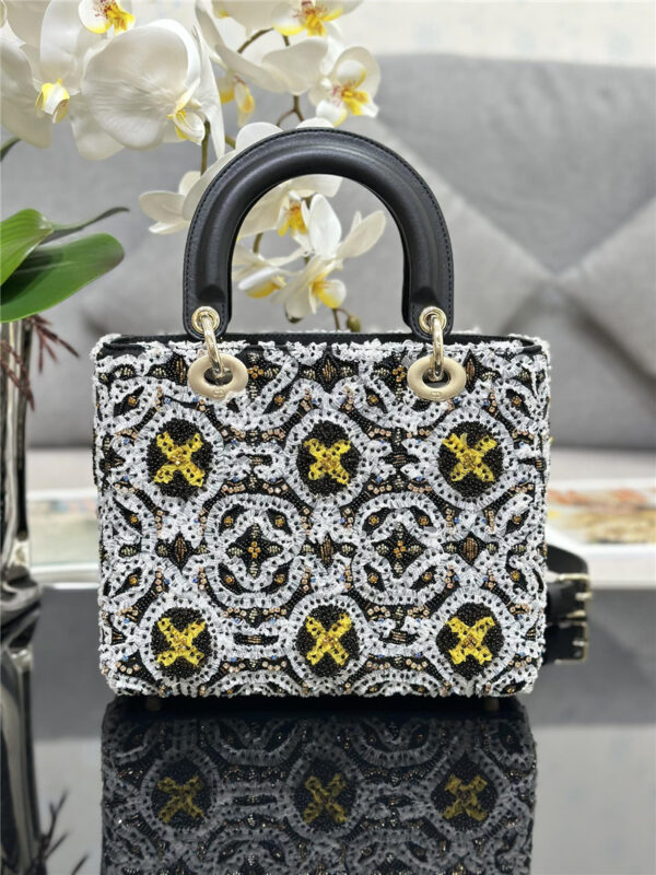 Lady Dior limited edition embroidered bead bag - Image 4