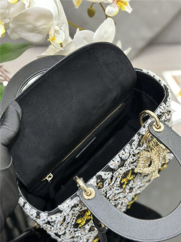 Lady Dior limited edition embroidered bead bag - Image 5