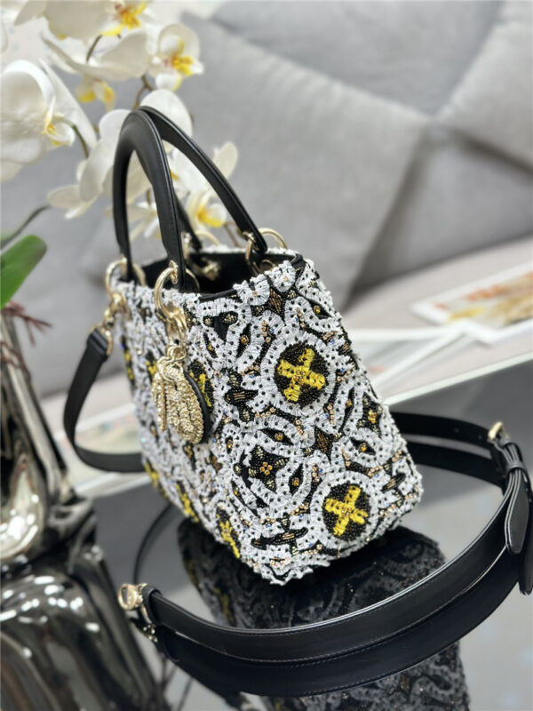 Lady Dior limited edition embroidered bead bag - Image 7