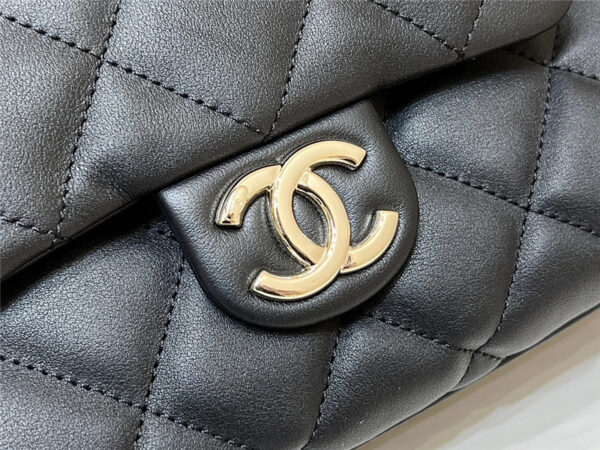 CC logo cowhide hobo bag - Image 5