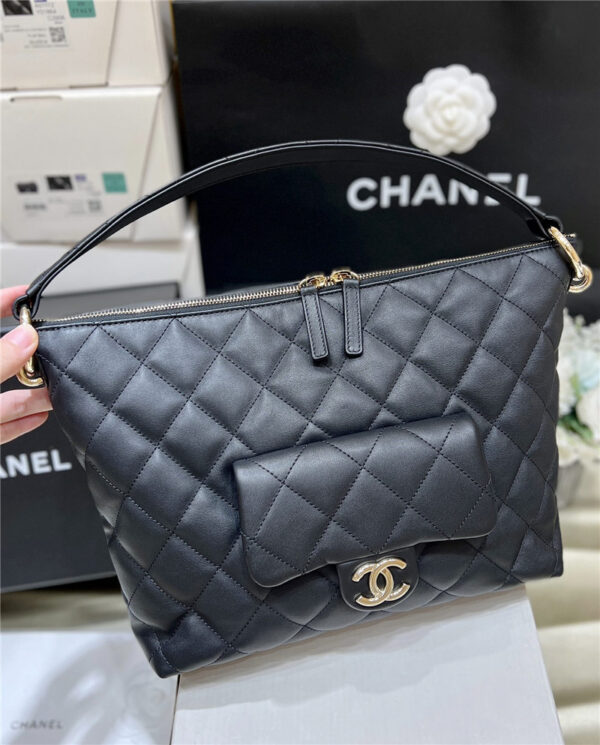 CC logo cowhide hobo bag - Image 3