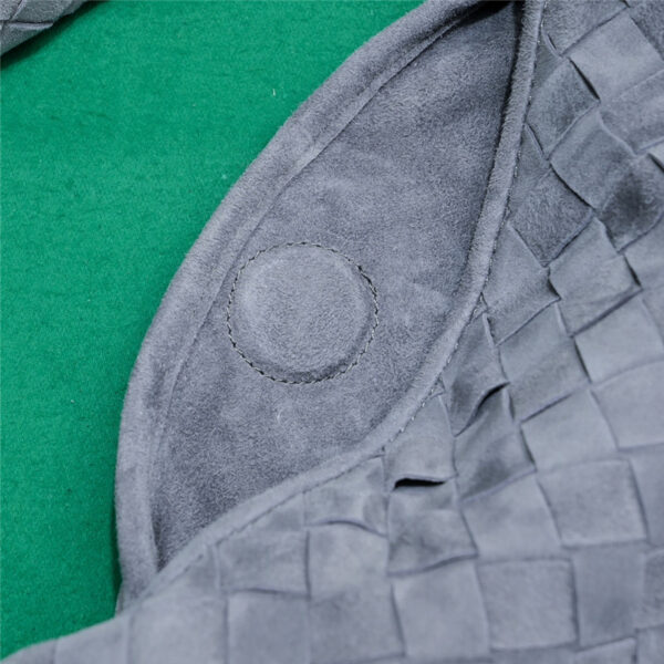 Bottega Veneta nubuck leather hop bag - Image 7