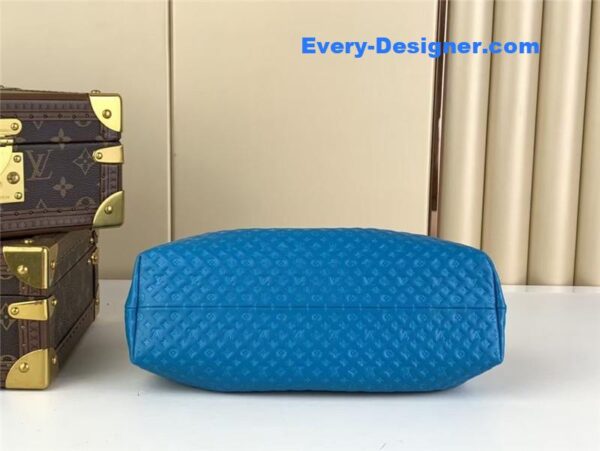 louis vuitton lv monogram clutch bag - Image 5