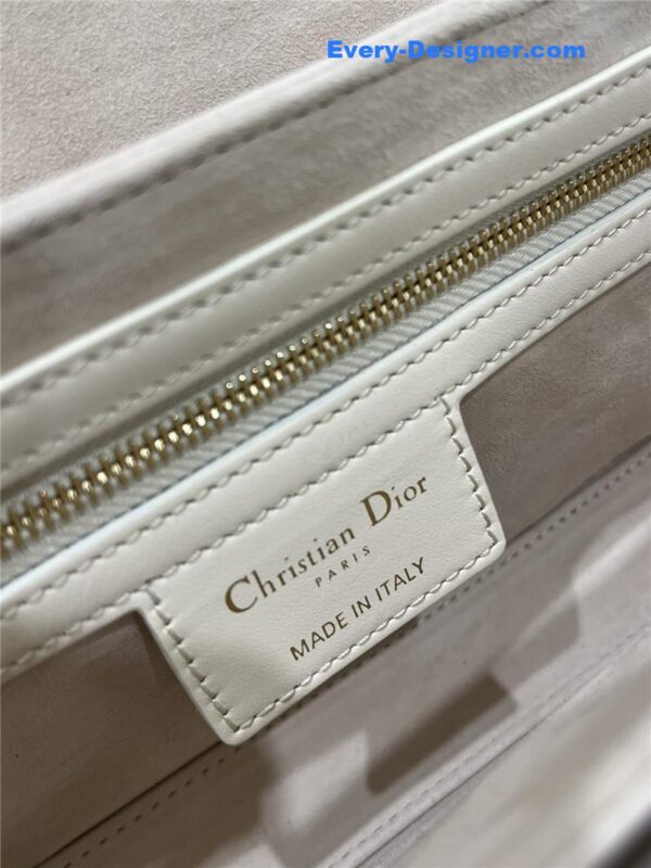 dior 30 montaigne avenue bag - Image 4