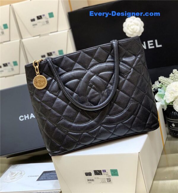 Chanel Classic Vintage Caviar Leather Hilton Bag - Image 2