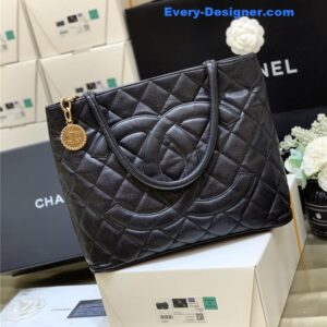 Chanel Classic Vintage Caviar Leather Hilton Bag
