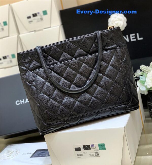 Chanel Classic Vintage Caviar Leather Hilton Bag - Image 6