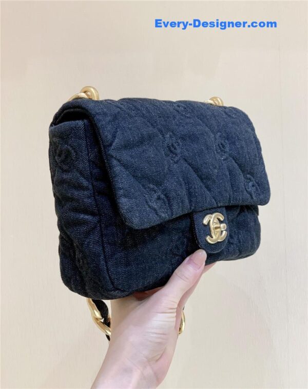 Chanel denim chain shoulder bag - Image 3