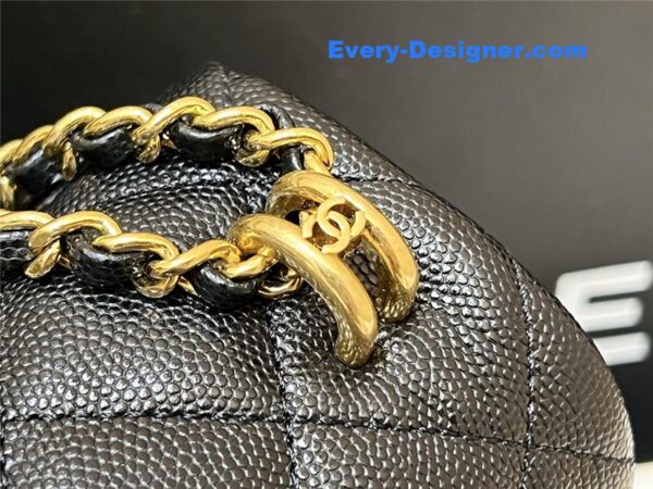 Chanel leather cf shoulder bag - Image 3