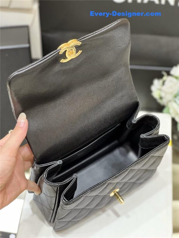 Chanel leather cf shoulder bag - Image 7