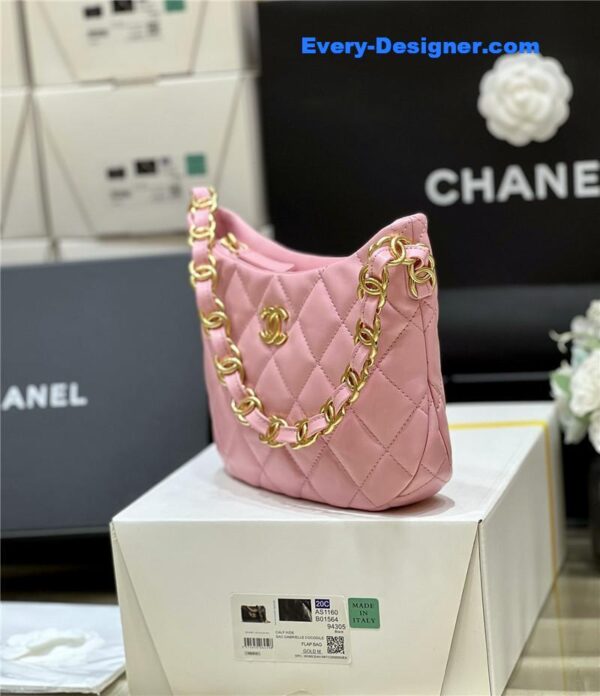 Chanel hobo hippie bag - Image 7