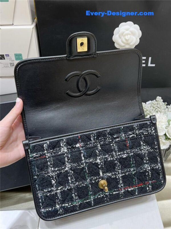 Chanel woolen messenger bag - Image 4