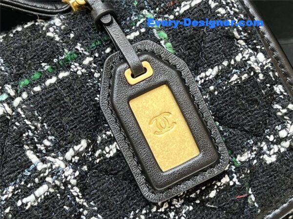 Chanel woolen messenger bag - Image 8