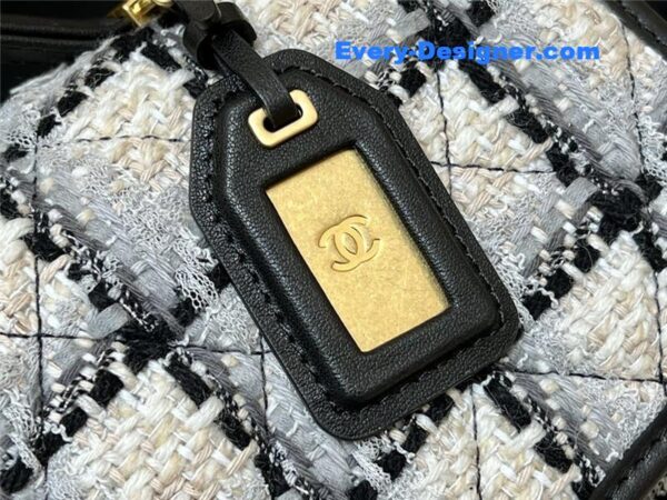 Chanel woolen messenger bag - Image 2