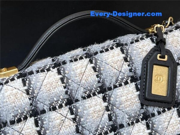 Chanel woolen messenger bag - Image 3