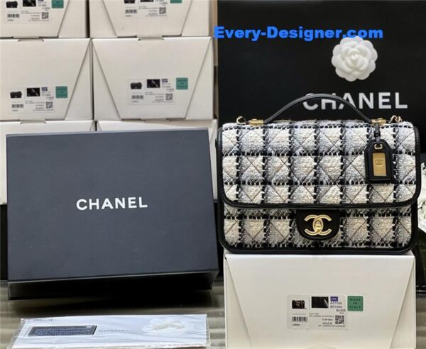 Chanel woolen messenger bag - Image 4
