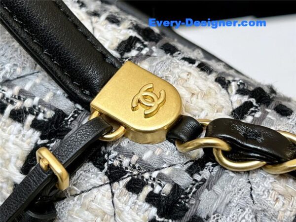 Chanel woolen messenger bag - Image 5