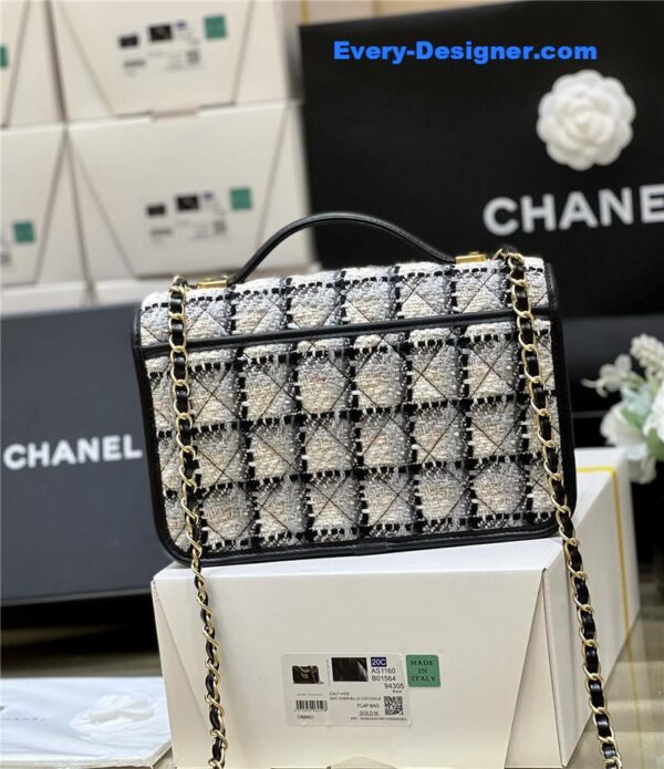 Chanel woolen messenger bag - Image 7