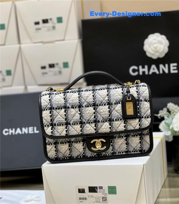 Chanel woolen messenger bag - Image 8