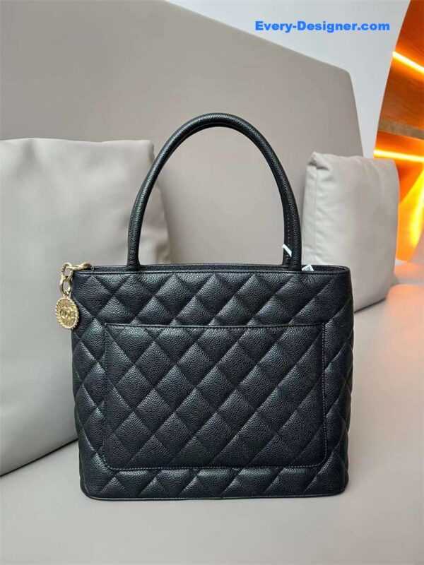 CC classic handbag - Image 5