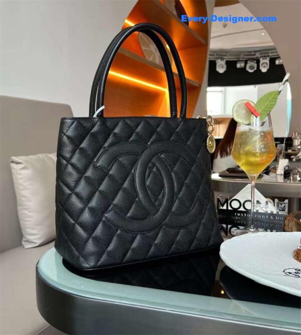 CC classic handbag - Image 6