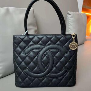 CC classic handbag