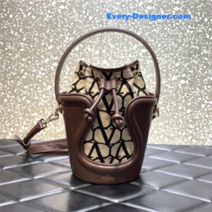 valentino La Cinqui¨¨me bucket bag