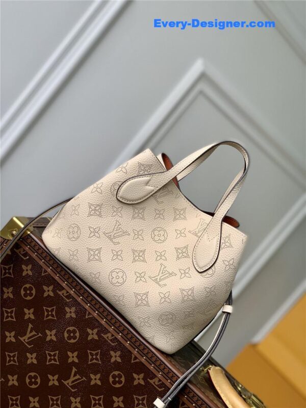 louis vuitton LV blossom small mahina bag - Image 8