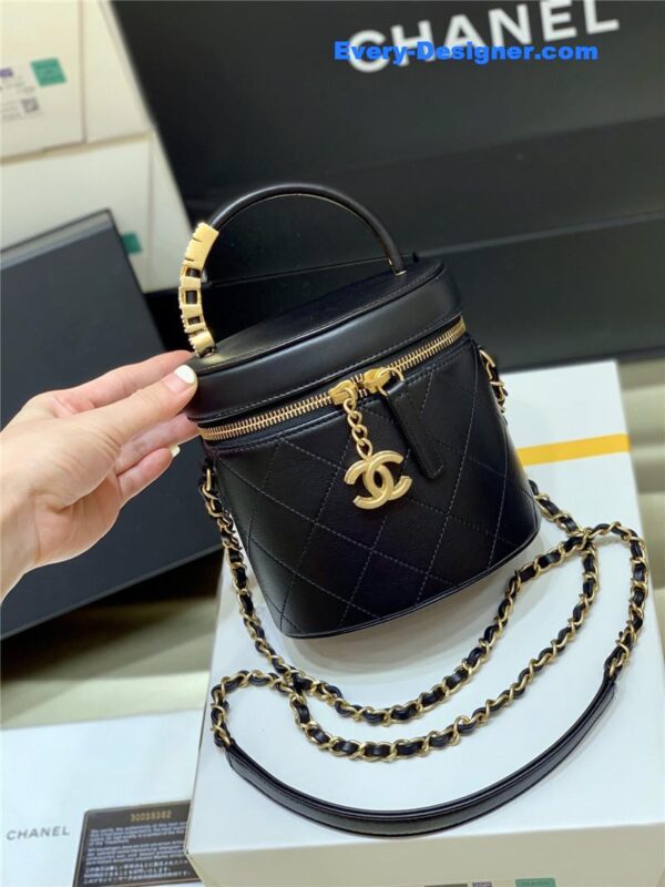 Chanel limited edition bucket bag - Image 2