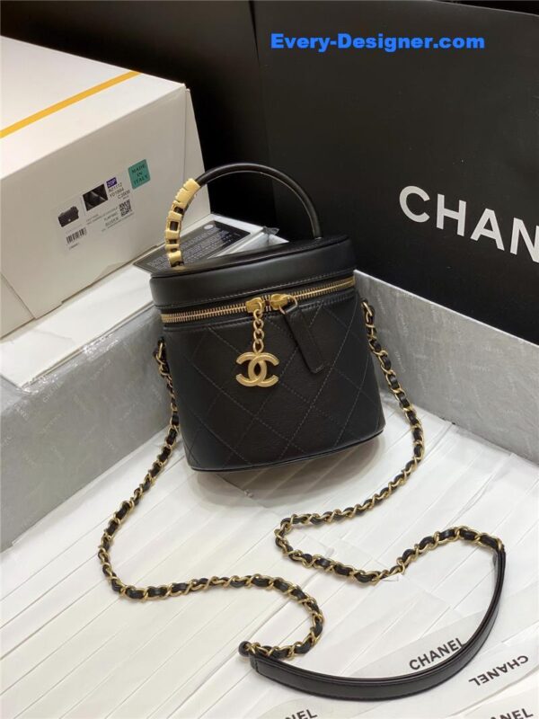 Chanel limited edition bucket bag - Image 5